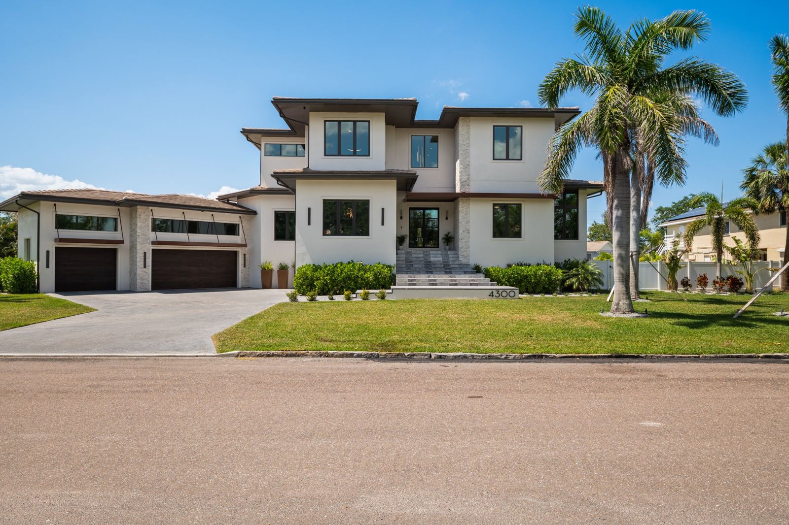 Finished modern two-story home on Bayshore Blvd NE, St. Petersburg